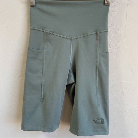 NWT The North Face Motivation Agave Green Shorts - Picture 2 of 6